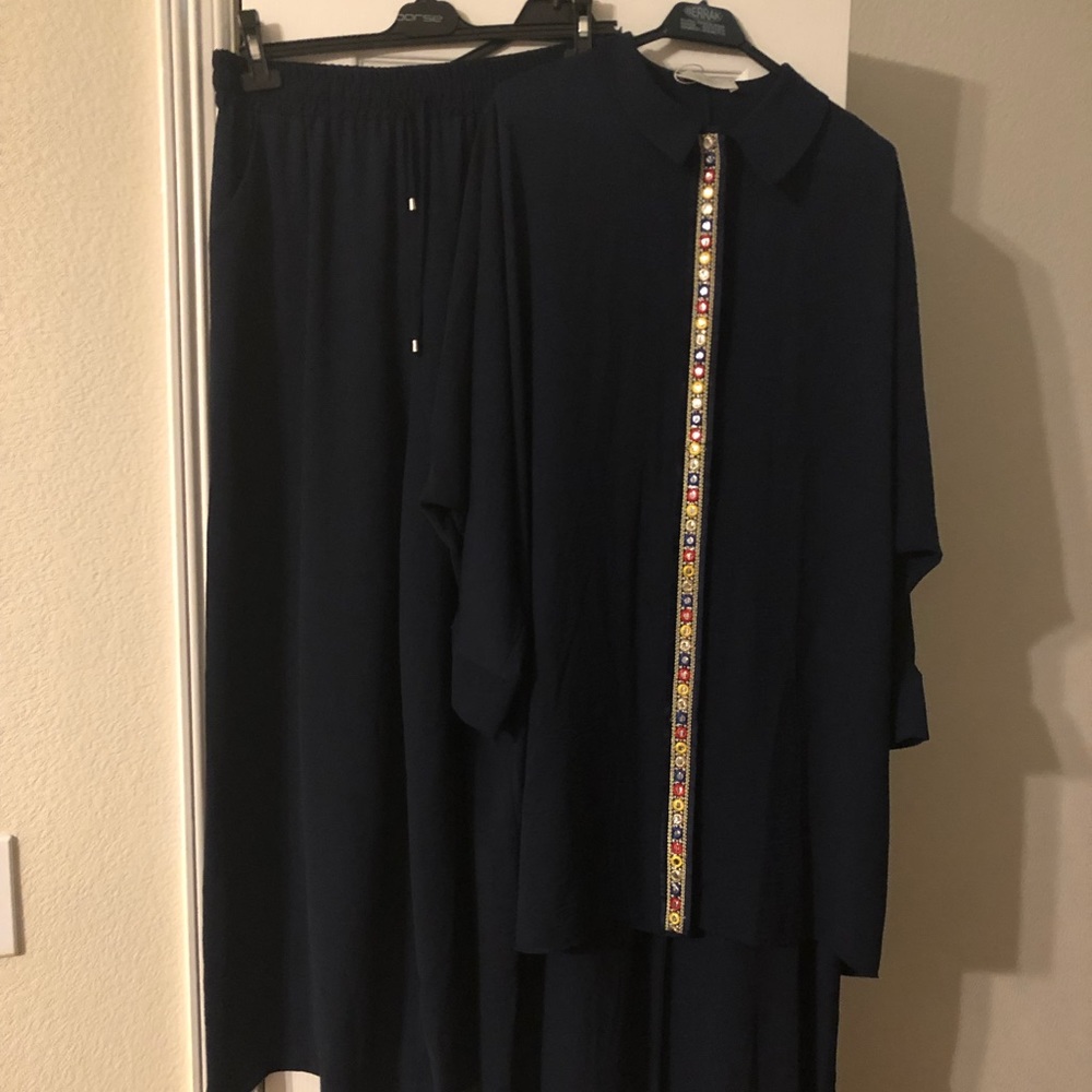 Woman set of 2. Tunic and pants